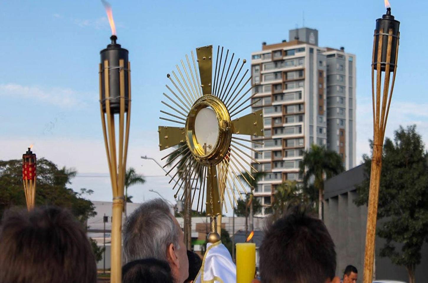 Fé e Solidariedade marcam a celebração de Corpus Christi em Assis Chateaubriand