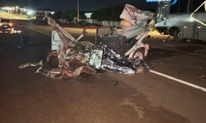 Colisão entre fusca e ônibus deixa um morto na PR-239 entre Assis Chateaubriand e Toledo 