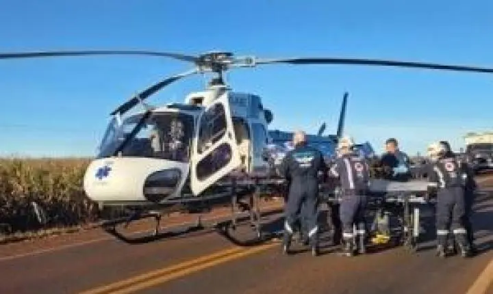 Grave acidente entre Assis e Toledo mobiliza helicóptero do CONSAMU e deixa motorista preso às ferragens